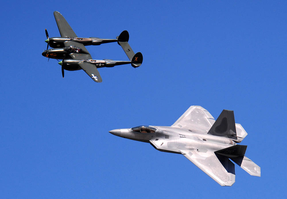 p38 lightning and modern jet fighter