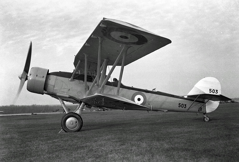 A Blackburn Shark torpedo bomber serving with the Royal Canadian Air Force at Rockcliffe AFB, Ontario. (Canada. Dept. of National Defence / Library and Archives Canada Photograph.)