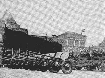 [Figure 6: Russian 76.2-mm guns. (The Germans have captured large quantities of this gun and have used them in Libya.)]