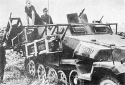 Schweres Wurfrahmen 40: Rocket Projectors on Semitrack Vehicles