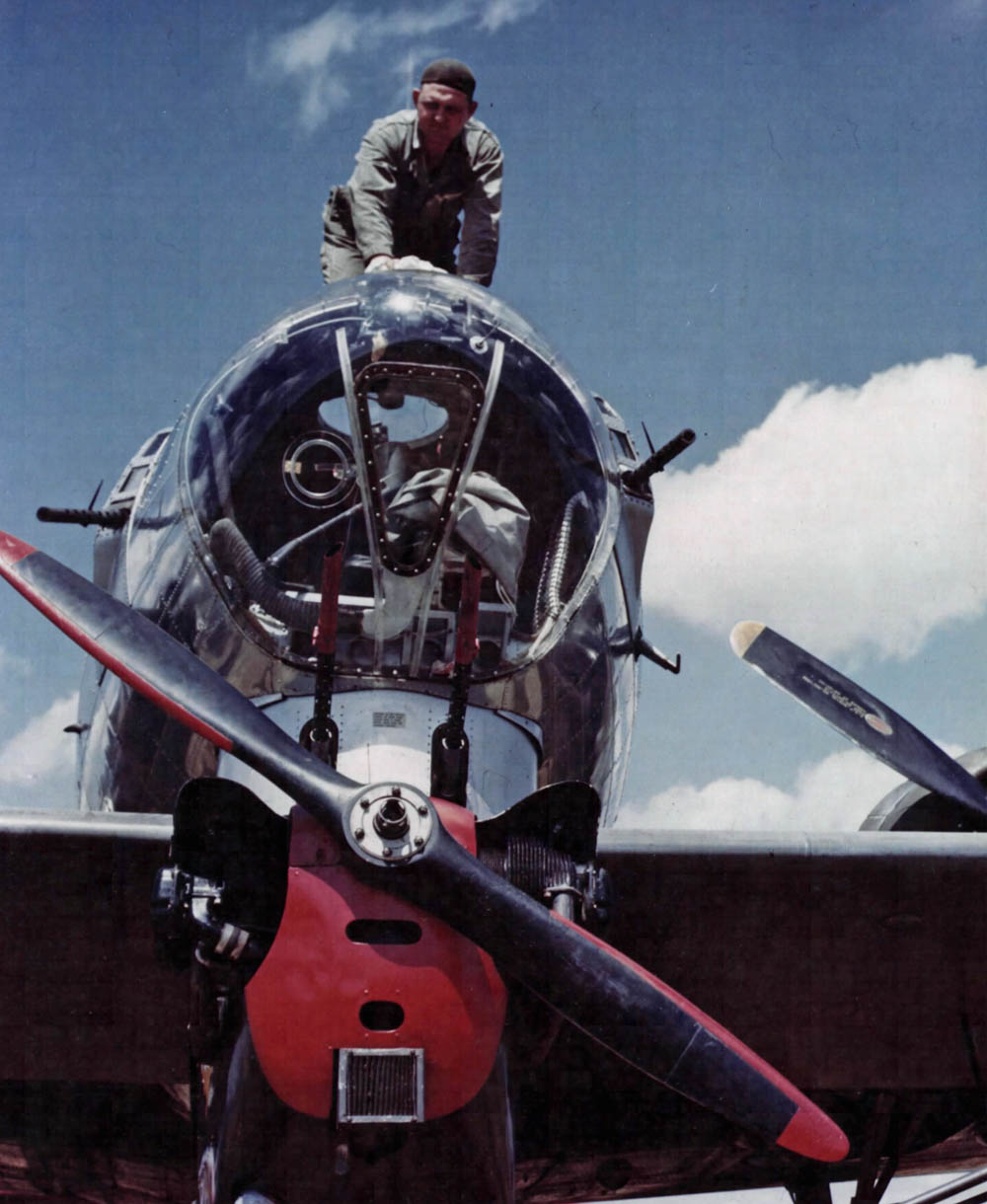 Piper L-4 Grasshopper and B-17 Flying Fortress